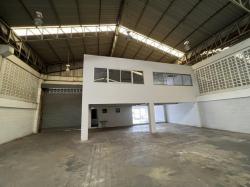  ให้เช่าโกดังพร้อมออฟฟิศ 1.5 ชั้น   700 ตารางเมตร  รถเทรลเลอรืเข้าได้ ซอยทรัพย์ทวี สามโคกปทุมธานี 