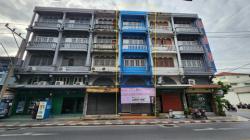 ขาย-ให้เช่า อาคารพาณิชย์ทำเลทองริมถนนโชคชัย 4 โดดเด่น ติดเซเว่น ชุมชนใหญ่