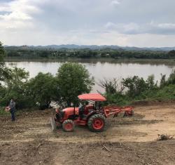 พื้นที่ดิน ที่ดินติดแม่น้ำโขง เชียงคาน เลย ใกล้ ติดแม่น้ำโขง และห่างถนนคนเดินเชียงคาน เพียงแค่ 5 กม. 25000000 -  พ.ท. 7 Rai 3 งาน 34 SQ.WA ราคาน่าลงทุน ที่ดินเป็นเนินสูงมองเห็นวิวแม่น้ำโขงแบบ 180 องศา และอยู่ติดถนนทางหลวงสายหลัก 