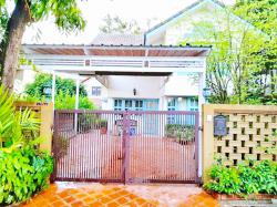 ตลาดนัดสัมมากร 1กม.ให้เช่าบ้านเดี่ยว 2 ชั้น พร้อมเฟอร์ฯ สวย สภาพดี 60 ตร.วา.ม.นานาชาติแสตมฟอร์ด 2.9 กม. เดอะพาซิโอ ทาวน์ 1.9 กม.