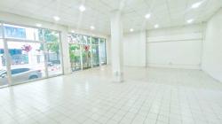 ม.หอการค้าไทย 370 ม.สำนักงานขนาดใหญ่  5 ชั้น ฟังก์ชันครบ MRT ห้วยขวาง 1.7 กม.  เดอะ สตรีท รัชดา  ถ.วิภาวดีรังสิต 