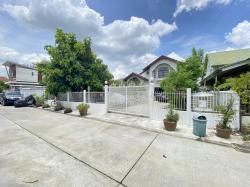 ขาย บ้านเดี่ยว 2 ชั้น หมู่บ้านชวนชื่น วัชรพล เนื้อที่ 102 ตารางวา ทำเลดี ใกล้ ตลาดถนอมมิตร เพลินนารี่มอลล์