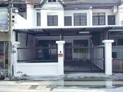 ประชาราษฎร์บำเพ็ญ 20-28  MRT ห้วยขวาง 1.8กม. ให้เช่าทาวน์เฮ้าส์ 2ชั้น  3 นอน  2 น้ำ  รร.นานาชาติเกศินี 500 ม. ทำเลดี  ถ.รัชดาภิเษก 