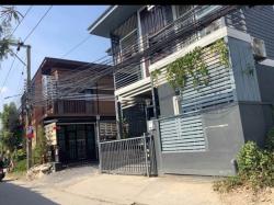 ให้เช่าบ้านเดี่ยว  ย่านหัวหมาก บางกะปิ  รามคำแหง ใกล้ เดอะมอลล์บางกะปิ ซอย กรุงเทพกรีฑา 7 หลังมุม  