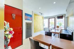 ร้านกาแฟ ถ.วัชรพล.ให้เช่า อาคารพาณิชย์ 3 ชั้น ทำเลดี พร้อมเฟอร์ฯ 3 นอน 3 น้ำ เวนิส ดิ ไอริส 200 มติดถนนใหญ่ เหมาะกับร้านเบเกอร์รี่ ไอศรีม