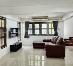 ให้เช่าบ้านเดี่ยว หมู่บ้านสัมมากร รามคำแหง112 หลังมุม ใกล้โรงเรียนนานาชาติรามคําแหงแอดเวน , แอสคอต กรุงเทพ , British Mandarin 