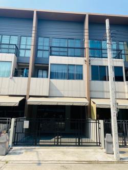 ขายทาวโฮม3 ชั้น บ้านกลางเมือง ลาดพร้าว -เสรีไทย ใกล้ ทางด่วนกาญจนาภิเษก (วงแหวนตะวันออก) ใกล้สวนสยาม, ห้างแฟชั่น ไอส์แลนด์