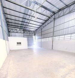 หลังสุดท้าย  โกดังให้เช่า ปากเกร็ด นนทบุรี รถไฟฟ้าปากเกร็ด 1.8 กม. ติวานนท์เลี่ยงเมืองปากเกร็ด อิมแพ็ค เมืองทองธานี 4กม. 180 ตร.ม วัดกู้