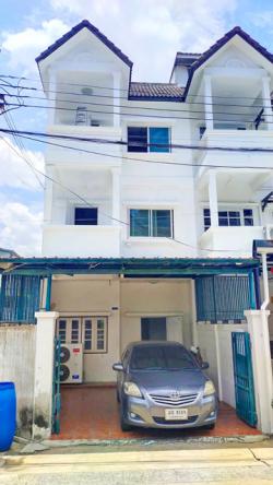  เจริญราษฎร์1-7Central Plaza พระราม 3 1.8 กม. 4นอน โฮมโปรพระราม3 590ม. ทาวน์เฮ้าส์ขนาดใหญ่ 4 ชั้น  4น้ำ ฟังก์ชันครบ สาทร และสีลม 