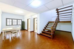 พระราม9 300ม. กรุงเทพกรีฑา ยินดีต้อนรับชาวต่างชาติ  ให้เช่าบ้านเดี่ยวใหญ่  40ตร.ว. 200ตร.ม. รามคำแหง18-24  3-4นอน 2น้ำ ตรงข้าม ม.รามคำแหง