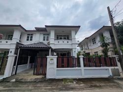 ให้เช่าบ้านเดี่ยวใกล้ เดอะมอลล์ บางกะปิ ใกล้ เซ็นทรัล อีสต์วิลล์ ใกล้รถไฟฟ้า สายสีเหลือง สถานีลาดพร้าว101   สิรินเพลสลาดพร้าว 101 แยก46 