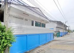 ร. 9 พัฒนาการ ให้เช่าโกดัง ที่ดิน 1ไร่ 1งาน สำนักงาน 2 ชั้น 1,300 ตร.ม. MRT สวนหลวง ร.9 2.4 กม.พาราไดซ์ พาร์ค 2.9 กม.เฉลิมพระเกียรติ 