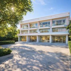 ลพบุรี ซ.พัฒนานิคม 9-15 ให้เช่าอาคารพาณิชย์ 3 ชั้น 2 คูหา 48ตร.วา. 580ตร.มทำเลพัฒนานิคม อาคารใหญ่ 2 นอน 2 น้ำ 6 จอดรถ เดินทางสะดวก 