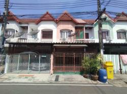 ซ.นวมินทร์ 90-96 MRT รามอินทรา58 600ม.ให้เช่าทาวน์เฮาส์ 2 ชั้น รามอินทรา51-61 20 ตร.วา. แฟชั่น 2.1 กม. รพ.สินแพทย์ รามอินทรา 1.6 กม. 