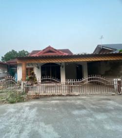 บ้านตามสภาพ ราคาดีมาก ถ.วงแหวนรอบ 2 ใกล้ ABS, ACIS, UCIS Int’l School 10 นาที 