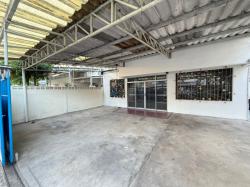 ให้เช่าบ้านเดี่ยวถนนรัชดา18ใกล้ MRTห้วยขวางมี4นอน2น้ำแอร์5เครื่องเฟอร์ไม่มี เหมาะทำออนไลน์ไลฟ์ขายของราคา30,000บาท/เดือน (จดทะเบียนบริษัทได้)