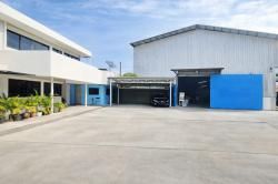 ติดสวนหลวง 2000ตร.ม. ตลาดหนองบอน 1 กม. เฉลิมพระเกียรติ ร.9 ซอย 41-47 โกดังให้เช่า 8นอน 6น้ำ ย่านประเวศ 1ไร่กว่า หรือ 500ตร.วา. 