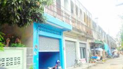 ใกล้รพ.ลำปาง 1.6 กม. เสรีเซนเตอร์ รร.ลำปางกัลยาณี 600 ม. ตึกแถวให้เช่าใจกลางเมืองลำปาง  3 นอน 1 น้ำ  19 ตร.ว. 150 ตร.ม. 