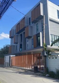 ให้เช่าทาวน์โฮม 3.5ชั้น  ซอยรัชดา32,ซอยลาดพร้าว23 ใกล้ศาลรัชดา