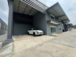 ให้เช่าโรงงานศรีราชาชลบุรี ให้เช่าอาคารสำนักงาน โรงงาน 600 ตารางเมตร สิ้นเดือนมีนาคม มีว่าง 1 หลังพื้นที่สีส้ม