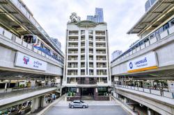 โรงแรม BTS อโศก380ม. MRTสุขุมวิท 380ม.114 นอน 114 น้ำ สูง 10 ชั้น 32 ตร.ม.ต่อห้อง รร.นานาชาติ NIST ใกล้เทอร์มินอล 21 600 ม. 