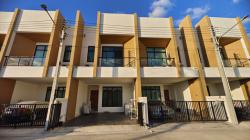 ทาวน์โฮม คราม หนองมน-บางแสน Khram Nongmon-Bangsaen 22 ตรว. 3 นอน 3 น้ำ หน้ากว้าง 5.7 เมตร หน้าบ้านติดพื้นที่ส่วนกลางไม่ชนกับเพื่อนบ้าน 