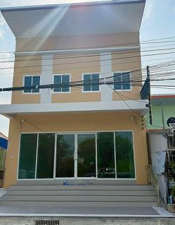 ให้เช่าอาคารพาณิชย์บ้านบึงชลบุรี ให้เช่าอาคารพาณิชย์ 2 ชั้น  ทำเลดี ห่างจากถนนใหญ่เพียง 100 เมตร