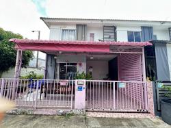 Vายบ้านTownhouseหลังริม มีพื้นที่เหลือให้ทำสวนได้ใจกลางเมืองที่เจริญที่สุด