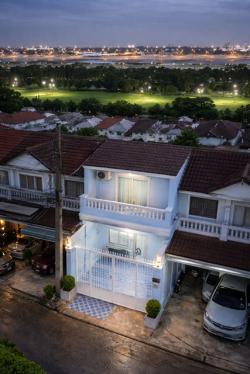 ใกล้สนามบินดอนเมือง ติดดถนนวิภาวดีรังสิต BTS แยก คปอ. ทาวน์เฮ้าส์ 2 ชั้น 3 นอน 2 น้ำ 24 ตร.ว. ใกล้แหล่งชุมชน