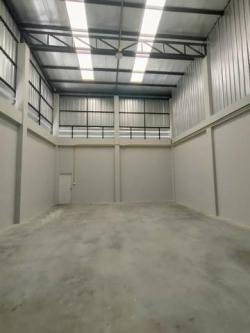 ให้เช่าโกดังออฟฟิศสร้างใหม่450ตร.มย่านบางใหญ่นนทบุรีซอยกัตนาบางม่วงใกล้ รพ.บางใหญ่โรงถ่ายกันตนา