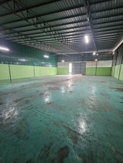 ให้เช่าโกดังขนาด 560 ตรม. ขนาด กว้าง 18  เมตร  ลึก 32 เมตร รถคอนเทนเนอร์เข้าได้ ย่านแสมดำ บางขุนเทียน ซ.บางกระดี่ 41 