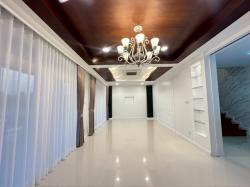 ขายบ้านเดี่ยว พระราม2 บ้านติดเวิ้งน้ำในหมู่บ้านสารินซิตี้ พื้นที่กว้าง 82 ตร.วา บรรยากาศสงบเป็นส่วนตัว