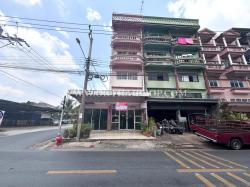 อาคารพาณิชย์ 2 คูหา ถนนสตรีวิทยา 2 ลาดพร้าว ใกล้โรงเรียนสตรีวิทยา 2