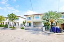 โรงเรียนสาธิตพัฒนา 700ม. ซาฟารีเวิลด์ 900ม. คฤหาสน์ บ้านเดี่ยวให้เช่า 3นอน 3น้ำ. 70 ตร.ว.  280 ตร.ม. 2ชั้น เฟอร์นิเจอร์ครบ 5แอร์ทั้งหลัง 