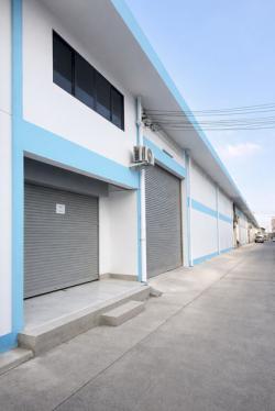 ถูกที่สุดในโลก ตรม.ละ 75 ตรม.  6 นอน 3 น้ำ ใกล้วัดโพธิ์แจ้ 300 ม. ติดถนนเอกชัย โรงงาน 2 ชั้น 100 ตร.วา. 400 ตร.ม. พื้นที่กว้าง