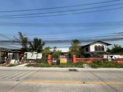 ขายด่วน ที่ดิน 107 วา  ติดถนน2ด้าน  ปากซอยจัดสรรตาเบิ้ม4  ใกล้ถนนประชาอุทิศ 90    ZTK328