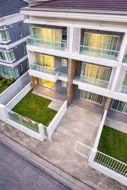 ถ.อ่อนนุช50-54 ใกล้ MRT ศรีนครินทร์38 1.2กม. ทาวน์โฮม 3 ชั้น 3 นอน 4 น้ำ สไตล์โมเดิร์น แต่งครบ 27ตร.ว. 320ตร.ม ซีคอนสแควร์ ศรีนครินทร์