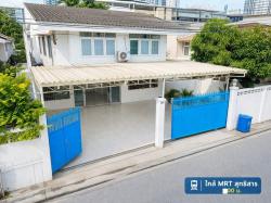 คฤหาสน์  2 ชั้น 4 นอน 2 น้ำ 50 ตร.ว.300 ตร.ม. ใกล้ MRT สุทธิสาร 450ม. จอดรถในบ้านได้ 3 คัน  