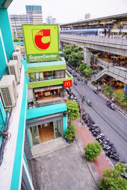 อาคารพาณิชย์ 3 ชั้น ฟังก์ชันครบ 2 นอน 2 น้ำ ใกล้รพ.วิมุต 850 ม. 190 ตร.ม. ทำเลวิภาวดีรังสิต เหมาะทำออฟฟิศ หรือค้าขาย 