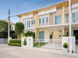 ตลาดครอบครัว บางกรวย 300ม.  กฟผ. 2.14 กม. สะพานพระราม7 บ้าน 4แอร์ ปิ่นเกล้า-จรัญสนิทวงศ์ ทาวน์โฮม2 ชั้น 3นอน MRT บางบำหรุ 