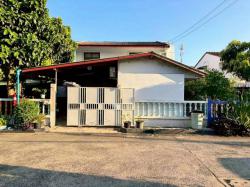 ขายบ้านเดี่ยวทำเลทอง หมู่บ้าน 2521 ซอยสวนผัก 44 ถนนสวนผัก แขวงฉิมพลี เขตตลิ่งชัน กรุงเทพฯ 