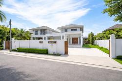 ถนนเทียนทะเล24-30  103 ตร.ว. ขนส่งพื้นที่1 2.37กม คฤหาสน์ บ้านเดี่ยว 2 ชั้น 4 นอน 3 น้ำ ตลาดบางขุนเทียน 3กม.รร.ทวีธาภิเศก 2 2.2 กม. 