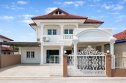 DIY Chocolate Ville โฮมออฟฟิศ 3-4นอน ที่จอดรถ 3-4คัน ถูกที่สุดใน3โลก นวมินทร์111 โพธิ์แก้ว 64ตร.ว. 256ตร.ม. ตลาดปัฐวิกรณ์  